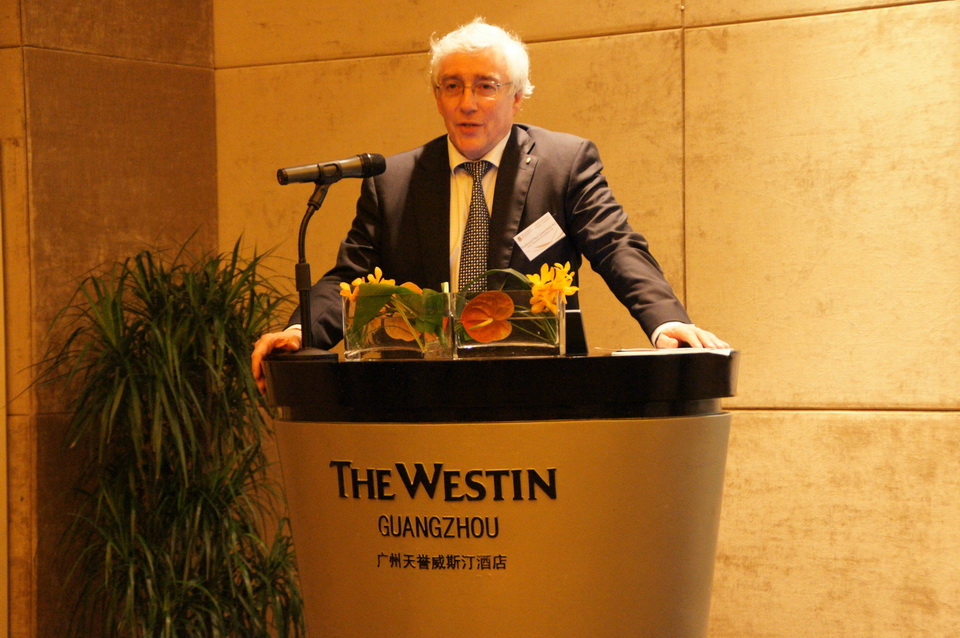 昆士兰大学Paul Greenfield AO校长致辞